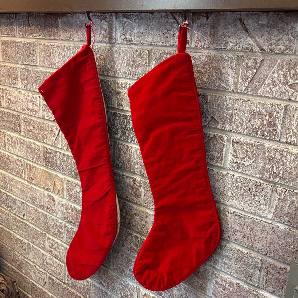 🎄Vintage Handmade Holiday Stockings Set - Red and Cream - Picture 3 of 4